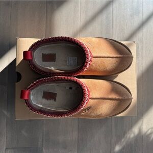 UGG Tazz Platform Slippers in Chestnut Size 8